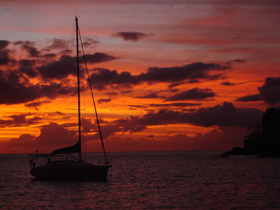 Immer sind Wolken vor der untergehenden Sonne!