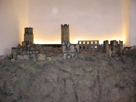 Schloß Drosendorf als Modell im Eingang zum Rathaus