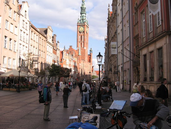 der totale Kontrast: Von einsamen Deichwegen binnen Minuten mitten in den Touristenrummel