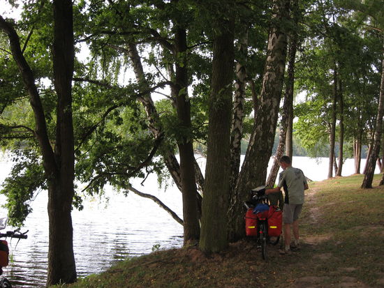 Badepause an der Paselka. Glasklares Wasser an einem naturbelassenen Zeltplatz!