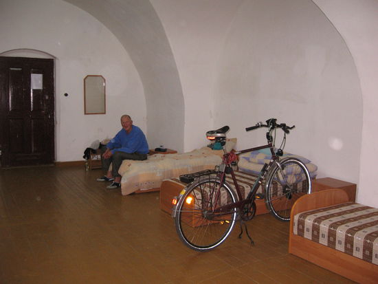 die Schlafräume selbst aber urig und bltzsauber