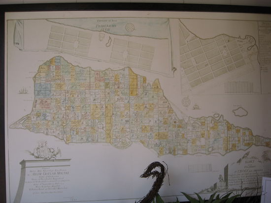 Die ganze Insel war in Plantations aufgeteilt, überall wurde Zucker angebaut, die Handarbeit verrichteten eingekaufte Sklaven.