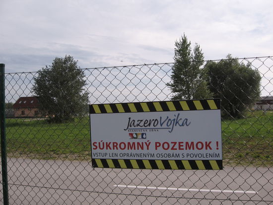  Eingezäunt ist die Urbanisation schon einmal, so können Besserverdienende unter sich bleiben.