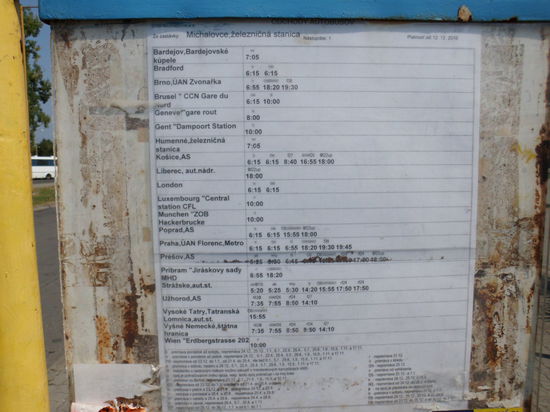 die halbe Welt steht einem in Michalovce offen, einmal wöchentlich nach London oder Luxemburg, aber täglich dreimal nach Uzgorod, also fahre ich nach Uzgorod