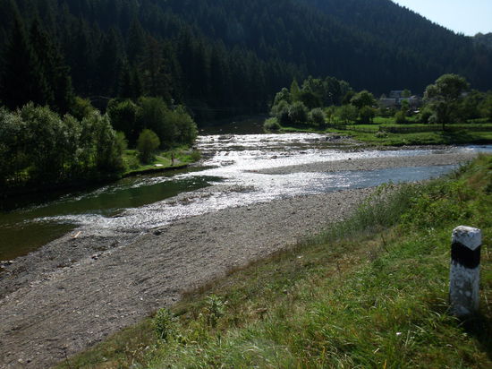 talabwärts fährt sich's am schönsten. Erstaunlich, welche Wassermassen das Tal noch aufnehmen könnte.