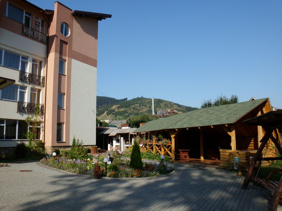 Ein opulentes Pilzmenu erwartet mich vor dem offenen Kamin zum Abendessen, die strahlende Wärme des Kamins ist am Abend sogar angenehm.