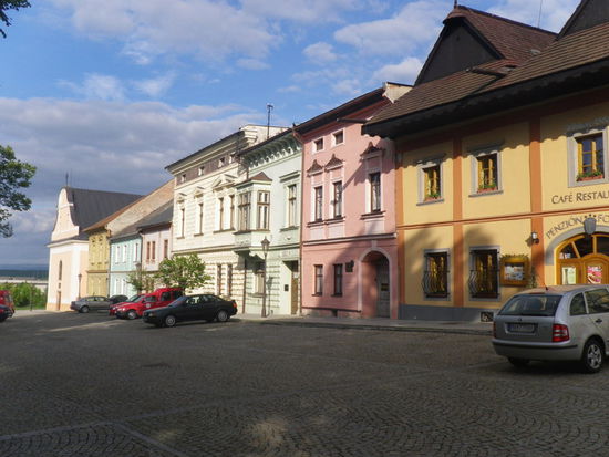 Kein Wunder, dass in der Hauptsaison hier sich die Reisebusse ein Stelldichein geben