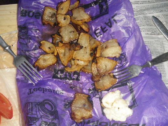 Wir langen kräftig zu, eine Delikatesse mit reichlich Kalorien