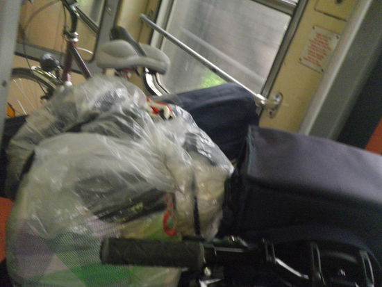 Trotz Verspätung in Kosice bekommen wir unsern Anschluß und blockieren mit unseren Rädern den Ausgang des letzten Wagens. Aber wir haben es geschafft und so einen ganzen Tag dazugewonnen.