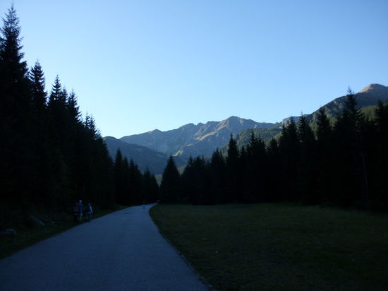 Frühes Aufstehen war angesagt, aber es hat sich gelohnt. Wir sind unter den ersten beim Aufstieg