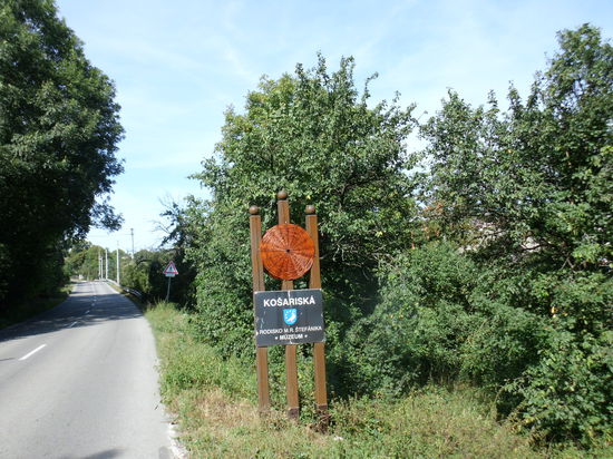 Holzschnitzerei und Korbflechten scheinen hier alteingesessene Handwerke zu sein