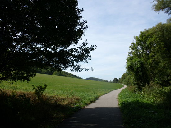...und plötzlich finde ich mich auf einem feinen asphaltierten Fahrradweg ohne Verkehr wieder