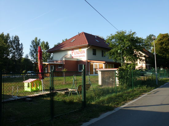 Am nächsten Morgen sieht meine Unterkünft eigentlich ganz passabel aus, aber nicht einmal Frühstück gab für den Preis.....