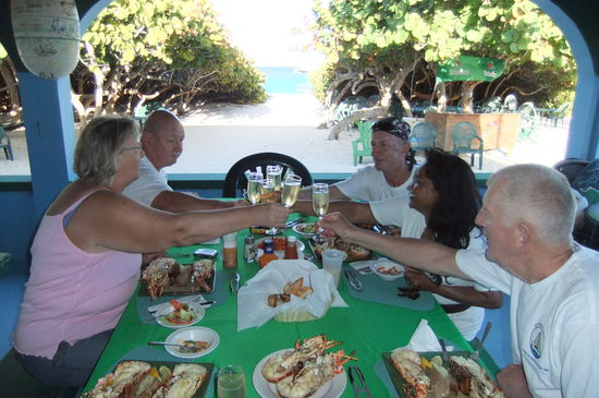 Jeder Toast dazwischen wird in Fotos festgehalten, ein glanzvoller Höhepunkt der Reise.