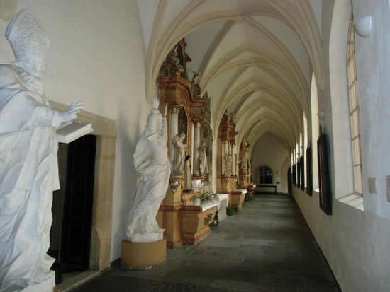 Der Kreuzgang des Dominikanerklosters ist ein erstes Highlight