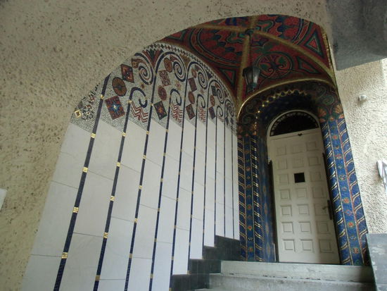 Jugendstiltreppe zu einem früheren Haus eines jüdischen Fabrikanten, Villa Primavesi. Heute Museum und feines Restaurant mit Blick über die Stadt