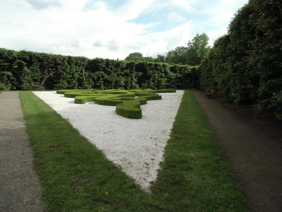Zwei Drittel der Gartenanlage sind erst restauriert. Etwa 40 solcher Teilgärten laden zum Flanieren ein.