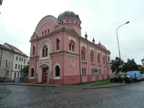 Ein Schmuckstück die ehemalige Synagoge, in der sich heute die Stadtbücherei befindet