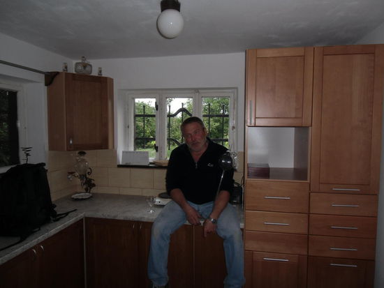 Maßgerecht hat Joschka diese Küche selbst gezimmert und eingebaut