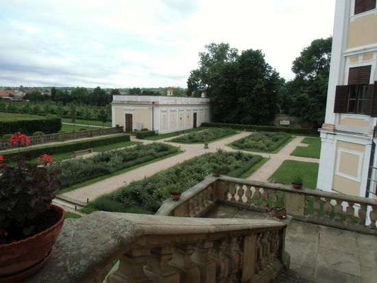 ...noch eine gepflegte Gartenanlage