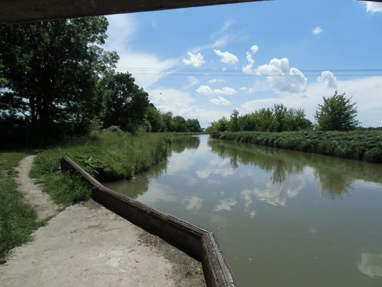 Auf dem Leinpfad des Batuv-Kanals kürzen wir ein Stück des Weges ab.