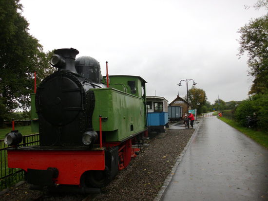 Tatsächlich, wir sind auf der alten Bahntrasse !