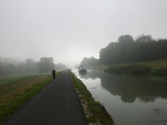 Herbstlicher Nebel auch noch gegen 11 Uhr, dennoch, heute muß es endlich schön werden !