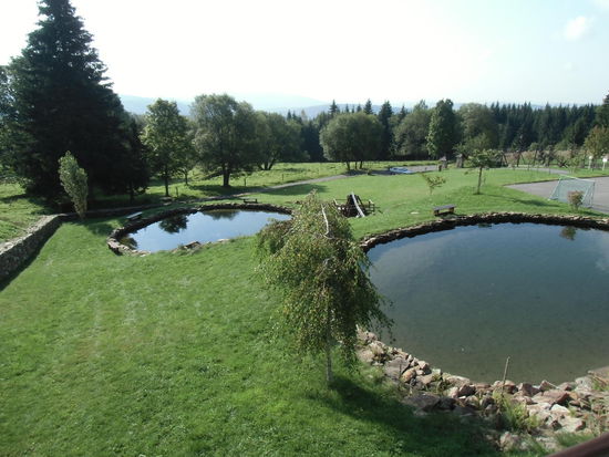 Kurz vor der Grenze eine Überraschung: gepflegte Parkanlagen!
