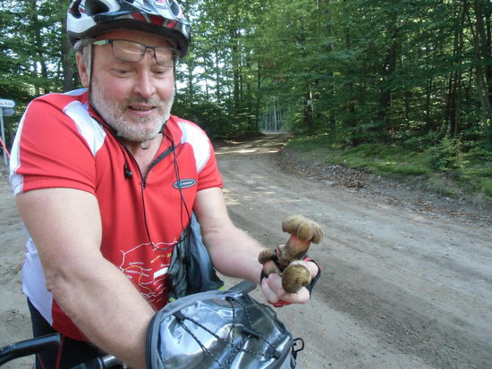Die Lenkertasche muß erst einmal als Vorratsbehälter herhalten