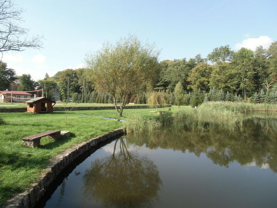 In dieser Ferienanlage, in der wir mit den Berlinern die einzigen Gäste sind, läßt es sich gut aushalten, aber wir wollen ja radeln und was entdecken !