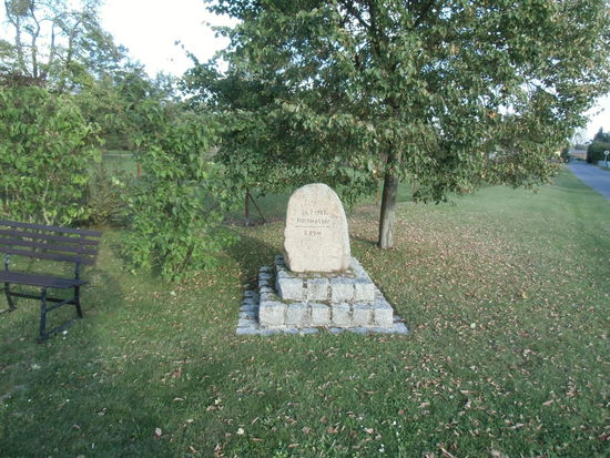 1997 muß hier alles unter Wasser gestanden haben.