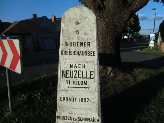 Die früheren Landesherren hatten überall im Kreis diese Kilometersteine errichten lassen.