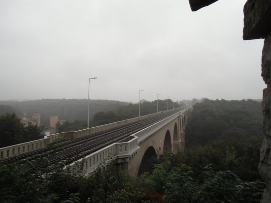 Zum Abschied der Blick über die Bahnüberführung Richtung Polen. Von hier aus fahren wir schon am Samstag wieder nach Hause - der Sommer ist gelaufen, aber die letzte Tour war noch ein schönes Erlebnis.