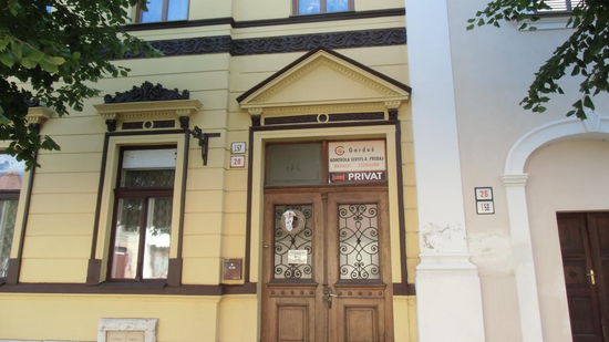 Direkt links neben der Johanniskirche finde ich die Pension wieder, in der wir mit Enkel Dominik im Jahr 2010 eingekehrt waren