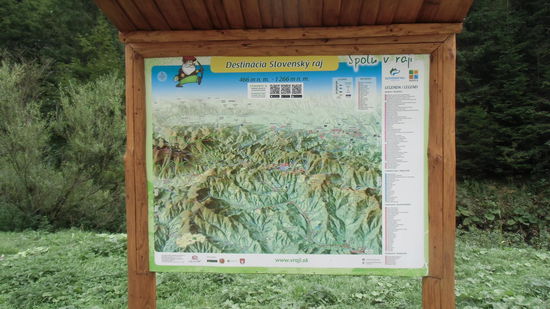 Von hier aus läßt sich das Slowakische Paradies auch von Süden erwandern oder erradeln - das ist neu für uns.