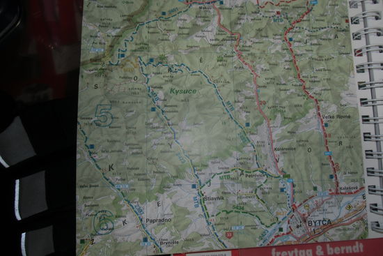 Besser als gar keine Karte, außerdem kann das Foto so nicht nass werden.....