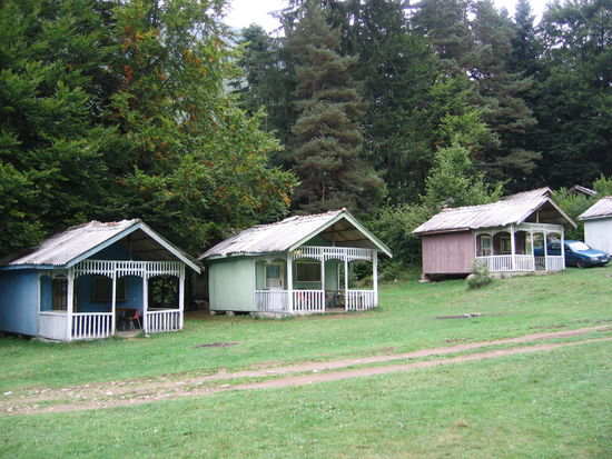 Datschen unbekannten Baujahrs dienen sogar im Winter als Unterkunft