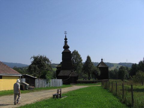 Der slowakische Staat hat alle die noch verbliebenen Holzkirchen unter Denkmalschutz gestellt, ihr Wert für den Tourismus ist erkannt und sie werden liebevoll unterhalten