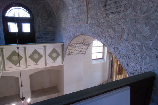 In der Zeit von 1943 bis 2011 hatte das Dach der Synagoge dicht halten können, so dass fast keine Wasserschäden entstanden. Das Ergebnis ist  bewundernswert.