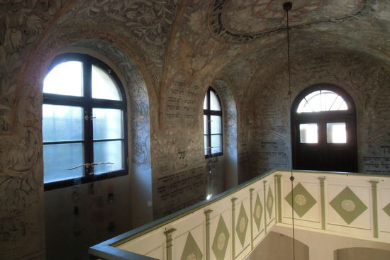 Alle Fenster waren eingeschlagen, die historischen Glasmalereien sind verloren.