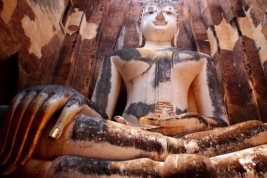 großer Buddha im Wat Si Chum etwas außerhalb des Historical Park