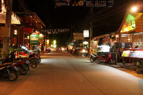 Hauptstrasse bei Nacht