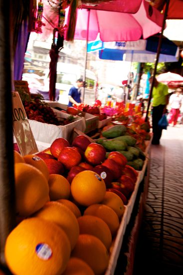 Obststand in der Yaowarat Road