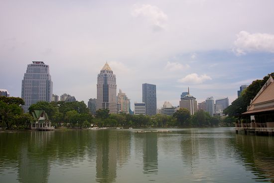 Skyline Lumphini Park