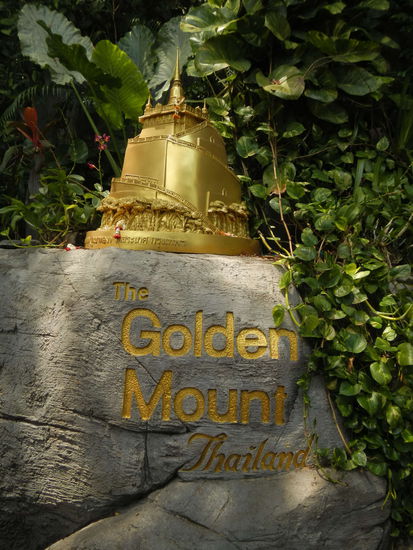 unten am Eingang zum Golden Mount