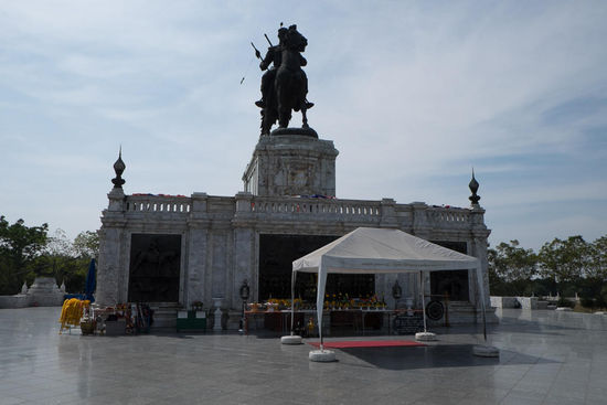 King Naresuan Monument