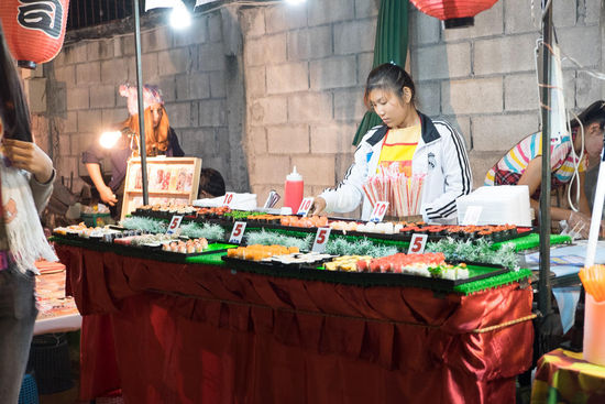 Sushi auf dem Saturday Nightmarket