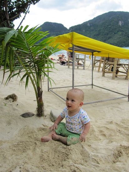 Im Sand spielen macht so viel Spaß.