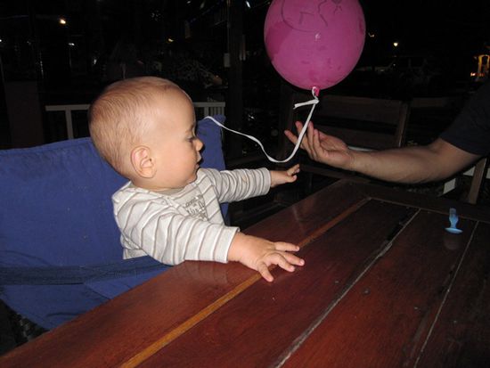 Lufballons kommen immer gut an und brauchen nicht viel Platz im Rucksack.