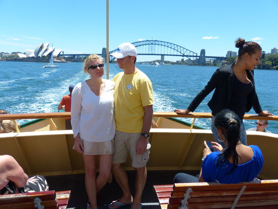 auf der faehre nach manly zum strand, gefuehlte 40 grad und erste haut irritationen in meinem gesicht